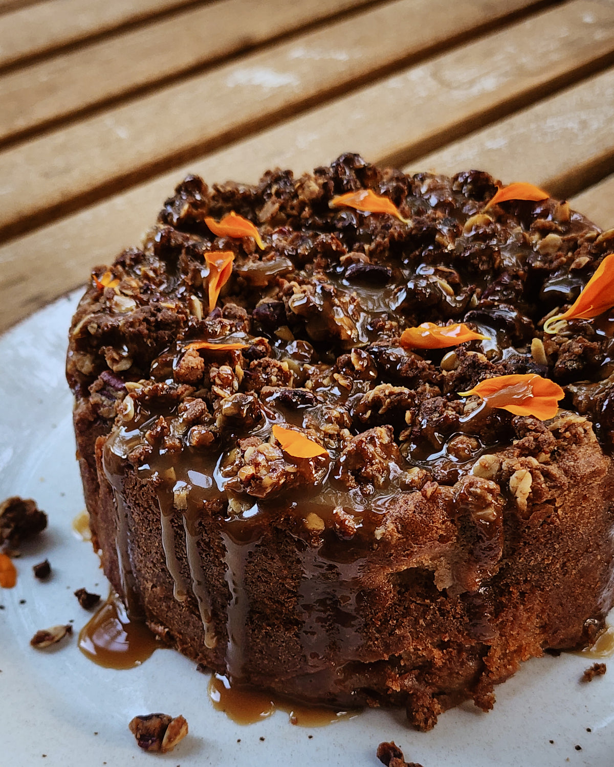 Octobre gâteau solo - Pomme, épices chai, pacane et caramel érable